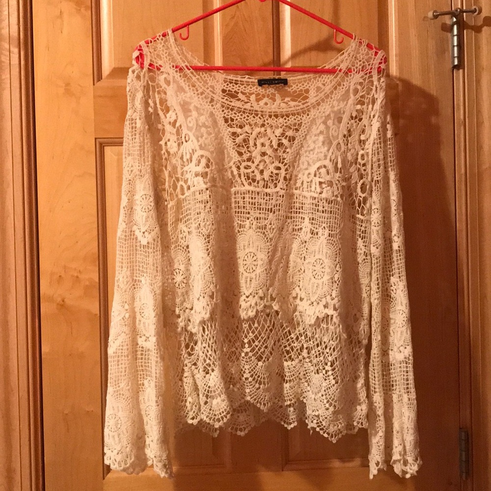 Lacy white top